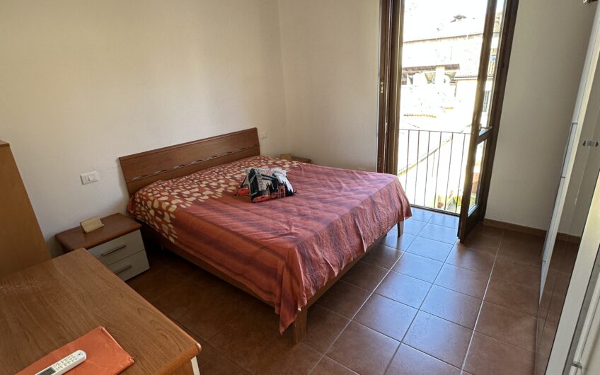 PAVIA CORSO CAVOUR AD. AFFITTASI AMPIO BILOCALE CON CUCINA ABITABILE EURO 800 MESE + 50 SPESE PER STUDENTI