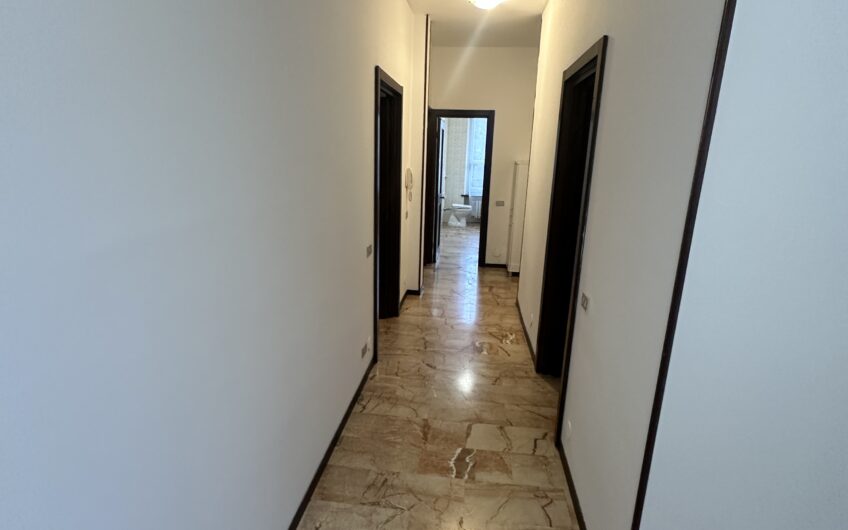 PAVIA PORTA CALCINARA AMPIO BILOCALE 88 MQ CON CUCINA ABITABILE, TERRAZZINO, ARREDATO, CANTINA EURO 210.000