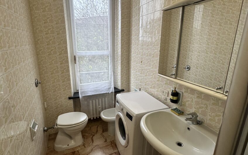 PAVIA PORTA CALCINARA AMPIO BILOCALE 88 MQ CON CUCINA ABITABILE, TERRAZZINO, ARREDATO, CANTINA EURO 210.000