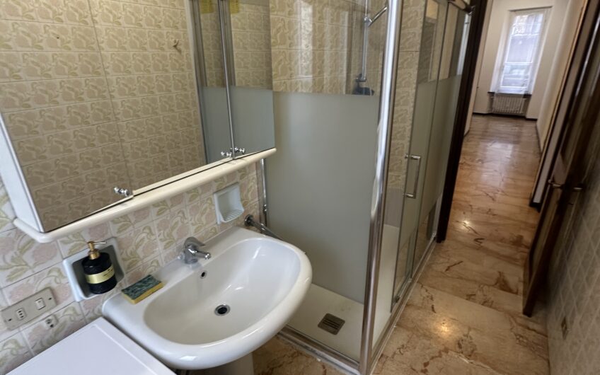 PAVIA PORTA CALCINARA AMPIO BILOCALE 88 MQ CON CUCINA ABITABILE, TERRAZZINO, ARREDATO, CANTINA EURO 210.000