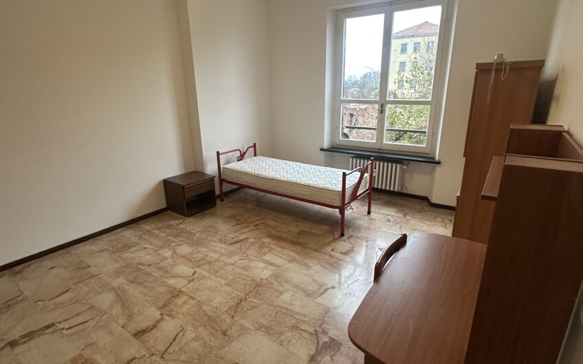 PAVIA PORTA CALCINARA AMPIO BILOCALE 88 MQ CON CUCINA ABITABILE, TERRAZZINO, ARREDATO, CANTINA EURO 210.000