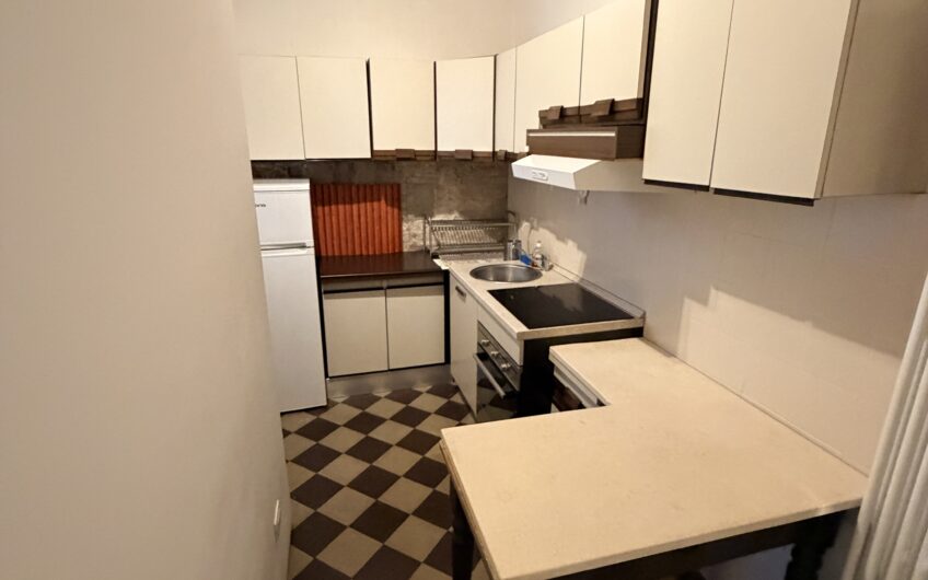 PAVIA VIA CARPANELLI AFFITTASI 3 LOCALI + SERVIZI ARREDATO EURO 800 + 50 SPESE