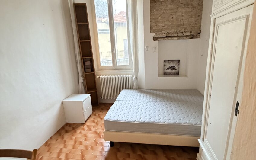 PAVIA VIA CARPANELLI AFFITTASI 3 LOCALI + SERVIZI ARREDATO EURO 800 + 50 SPESE