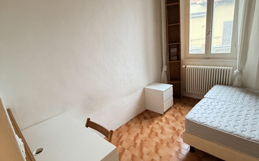 PAVIA VIA CARPANELLI AFFITTASI 3 LOCALI + SERVIZI ARREDATO EURO 800 + 50 SPESE