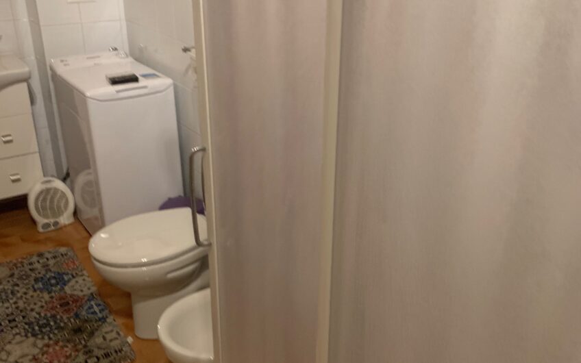 PAVIA VIA CARPANELLI AFFITTASI 3 LOCALI + SERVIZI ARREDATO EURO 800 + 50 SPESE