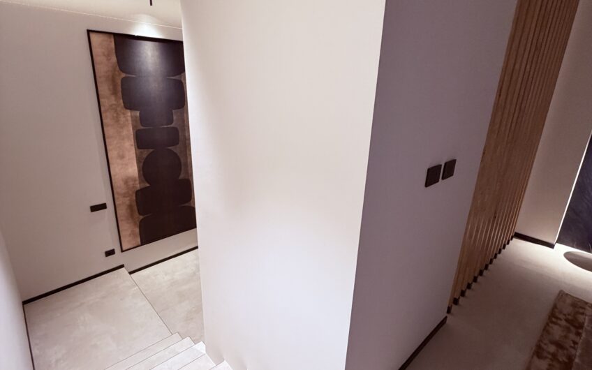 PAVIA VIA MAFFI LOFT DI LUSSO DI MQ 88 , ARREDATO TOP .EURO 380.000