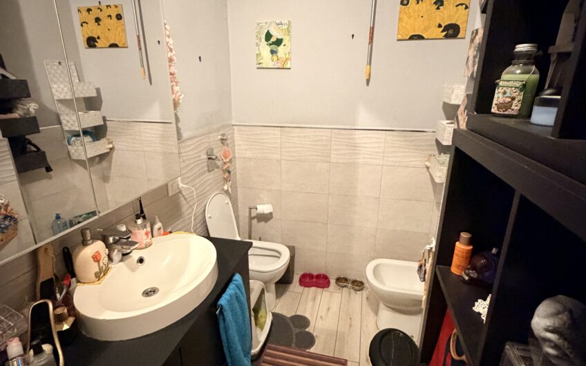 PAVIA VIA AMENDOLA 4 LOCALI + 2 SERVIZI RISTRUTTURATO, 3 TERRAZZI, CANTINA, BOX DOPPIO E ORTO. EURO 230.000