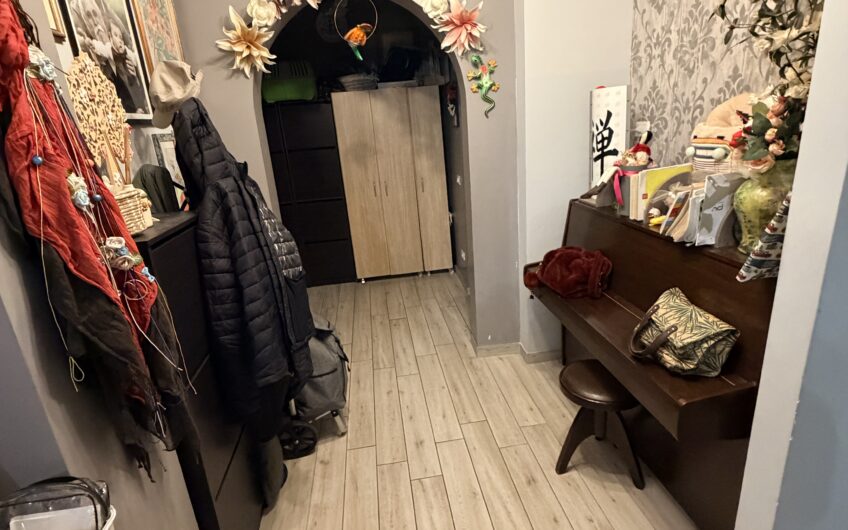 PAVIA VIA AMENDOLA 4 LOCALI + 2 SERVIZI RISTRUTTURATO, 3 TERRAZZI, CANTINA, BOX DOPPIO E ORTO. EURO 230.000