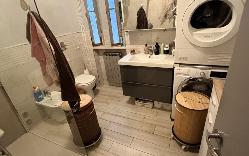 PAVIA VIA AMENDOLA 4 LOCALI + 2 SERVIZI RISTRUTTURATO, 3 TERRAZZI, CANTINA, BOX DOPPIO E ORTO. EURO 230.000