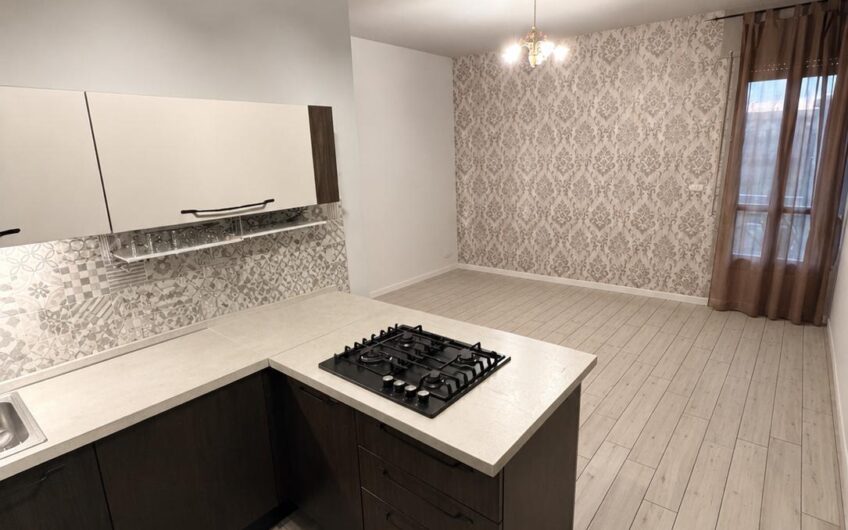 PAVIA VIA AMENDOLA 4 LOCALI + 2 SERVIZI RISTRUTTURATO, 3 TERRAZZI, CANTINA, BOX DOPPIO E ORTO. EURO 215.000 RIBASSATO
