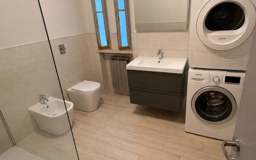 PAVIA VIA AMENDOLA 4 LOCALI + 2 SERVIZI RISTRUTTURATO, 3 TERRAZZI, CANTINA, BOX DOPPIO E ORTO. EURO 215.000 RIBASSATO