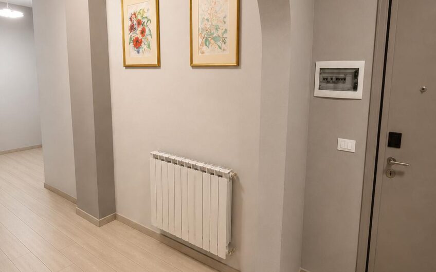 PAVIA VIA AMENDOLA 4 LOCALI + 2 SERVIZI RISTRUTTURATO, 3 TERRAZZI, CANTINA, BOX DOPPIO E ORTO. EURO 215.000 RIBASSATO