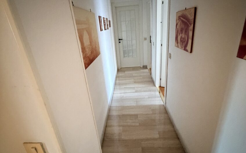 PAVIA VIA PUSTERLA SIGNORILE APPARTAMENTO DI 5 LOCALI + 2 SERVIZI, BALCONE, CANTINA E BOX EURO 490.000