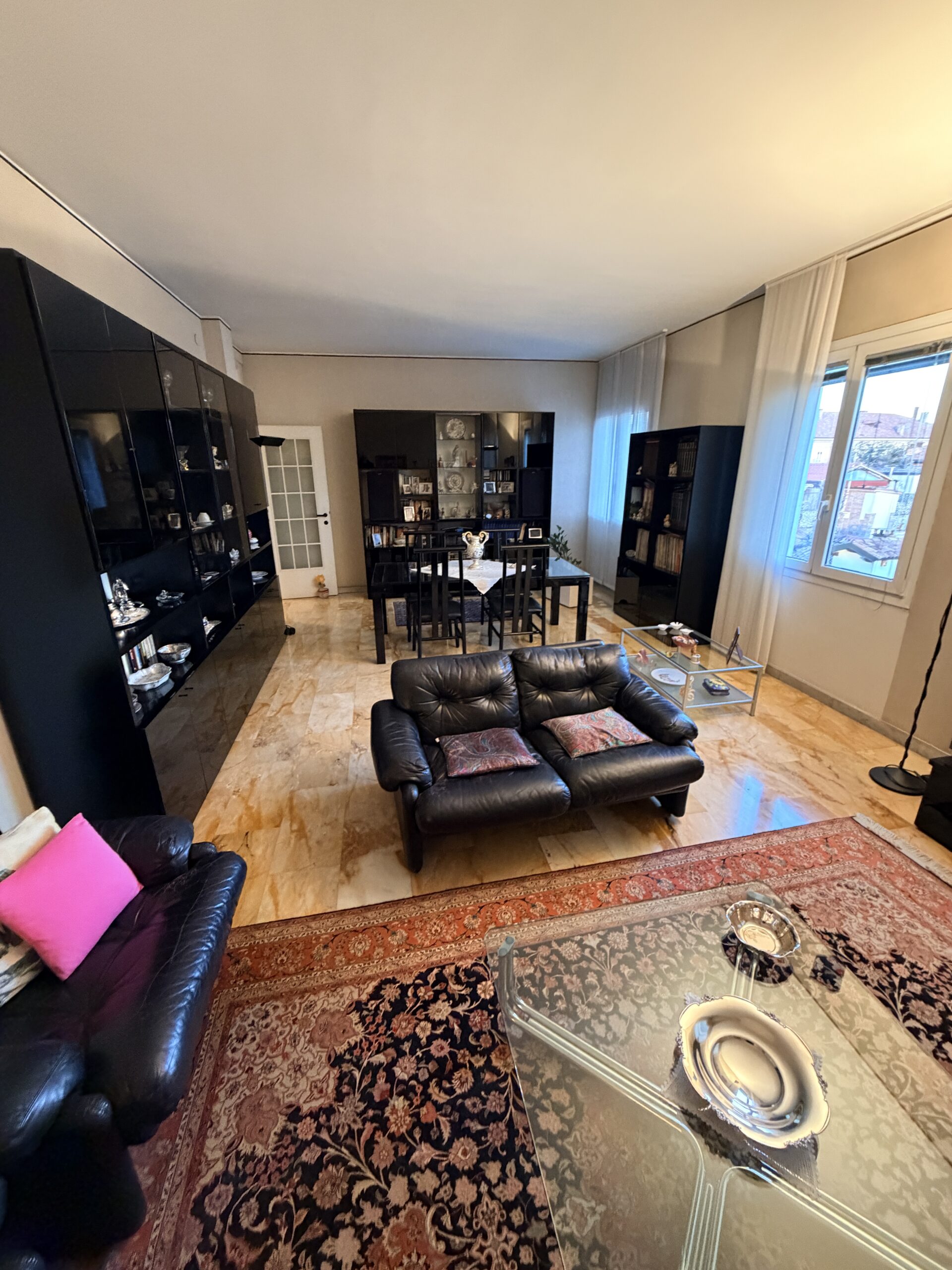 PAVIA VIA PUSTERLA SIGNORILE APPARTAMENTO DI 5 LOCALI + 2 SERVIZI, BALCONE, CANTINA E BOX EURO 490.000