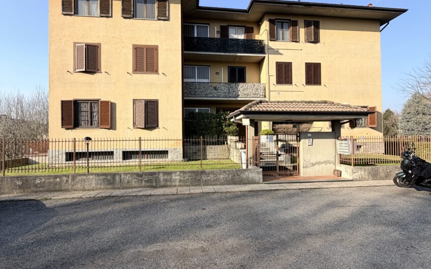 ROTTA DI TRAVACO’ VIA DI VITTORIO IN PICCOLA PALAZZINA  AMPIO MONOLOCALE CON CUCINA ABITABILE, TERRAZZO , CANTINA, ARREDATO, RISC. AUTONOMO, PORTA BLINDATA, OCCUPATO SINO AL 31/05/2026. EURO 70.000