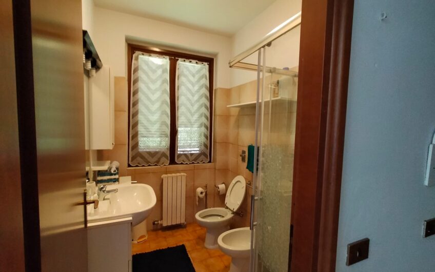 ROTTA DI TRAVACO’ VIA DI VITTORIO IN PICCOLA PALAZZINA  AMPIO MONOLOCALE CON CUCINA ABITABILE, TERRAZZO , CANTINA, ARREDATO, RISC. AUTONOMO, PORTA BLINDATA, OCCUPATO SINO AL 31/05/2026. EURO 70.000