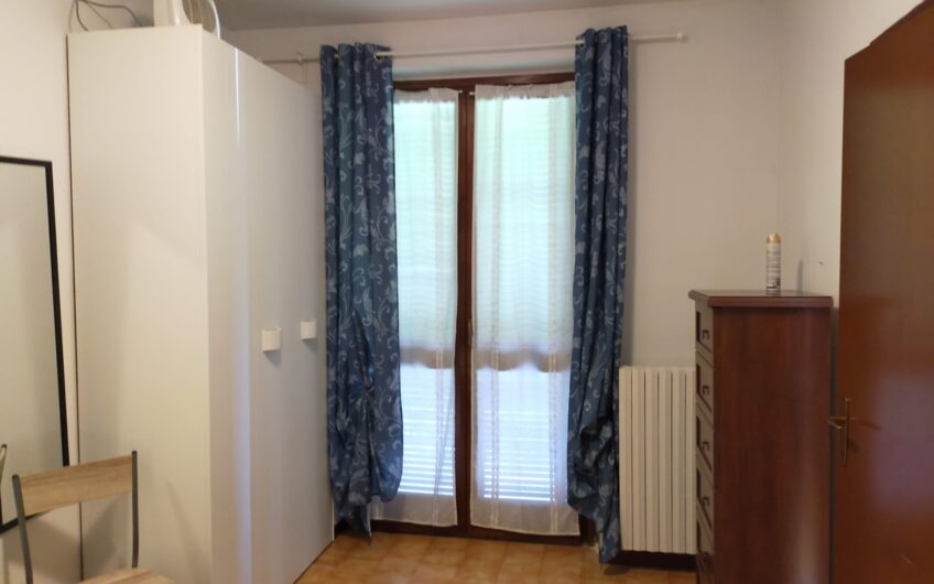 ROTTA DI TRAVACO’ VIA DI VITTORIO IN PICCOLA PALAZZINA  AMPIO MONOLOCALE CON CUCINA ABITABILE, TERRAZZO , CANTINA, ARREDATO, RISC. AUTONOMO, PORTA BLINDATA, OCCUPATO SINO AL 31/05/2026. EURO 70.000