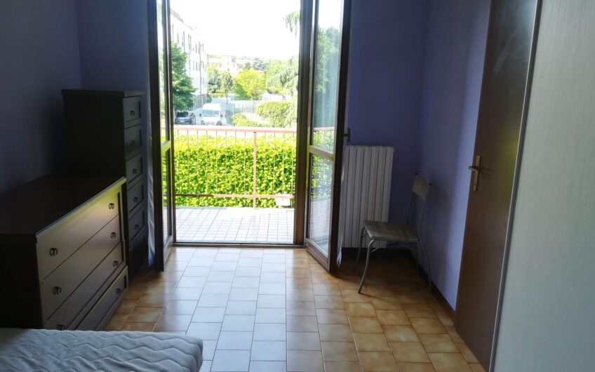 ROTTA DI TRAVACO’ VIA DI VITTORIO IN PICCOLA PALAZZINA  AMPIO MONOLOCALE CON CUCINA ABITABILE, TERRAZZO , CANTINA, ARREDATO, RISC. AUTONOMO, PORTA BLINDATA, OCCUPATO SINO AL 31/05/2026. EURO 70.000