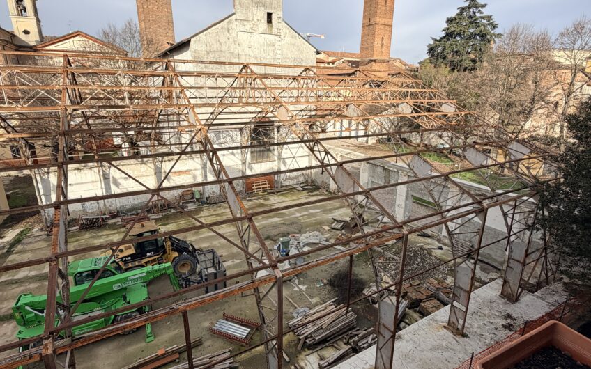 PAVIA VIA CORRIDONI  AFFITTASI APPARTAMENTO IN OTTIMO STATO, ARREDATO CON CURA, SOGGIORNO, CUCINA ABITABILE, 2 CAMERE, RIPOSTIGLIO, SERVIZIO, BALCONE, CANTINA . SOLO A REFERENZIATI EURO 900 MESE + 200 SPESE.