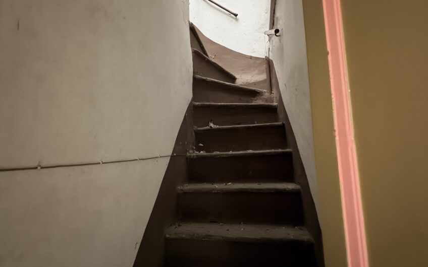 PAVIA PIAZZETTA GARAVAGLIA VENDESI PRESTIGIOSO UFFICIO CON POSS. CAMBIO D’USO DI CIRCA 193 MQ 6 LOCALI + SERVIZI E CANTINA E SOTTOTETTO EURO 395.000