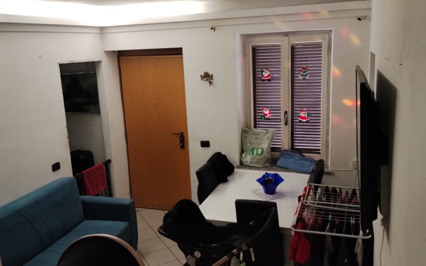 SAN LEONARDO VIA CASE NUOVE VENDESI CASETTA SEMINDIPENDENTE DI 2 LOCALI + SERVIZI, SU 2 LIVELLI, ARREDATA, IN BUONE CONDIZIONI EURO 70.000