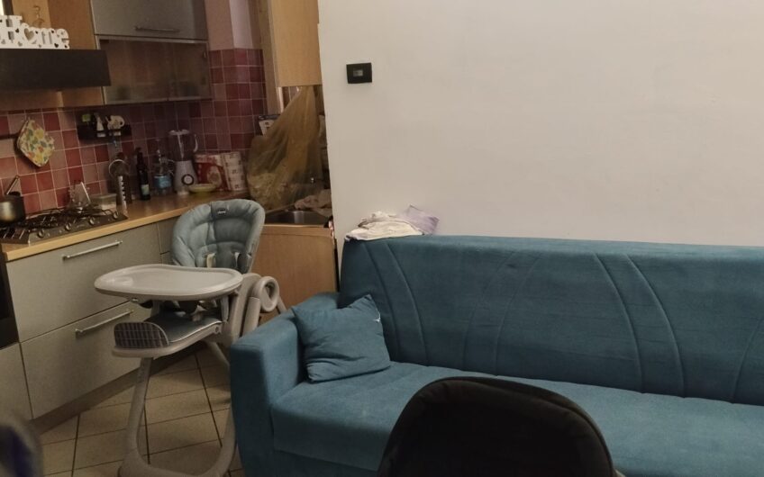 SAN LEONARDO VIA CASE NUOVE VENDESI CASETTA SEMINDIPENDENTE DI 2 LOCALI + SERVIZI, SU 2 LIVELLI, ARREDATA, IN BUONE CONDIZIONI EURO 70.000