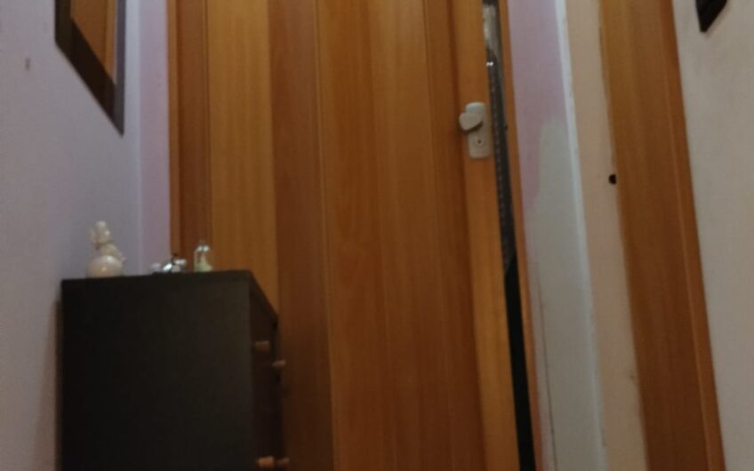 SAN LEONARDO VIA CASE NUOVE VENDESI CASETTA SEMINDIPENDENTE DI 2 LOCALI + SERVIZI, SU 2 LIVELLI, ARREDATA, IN BUONE CONDIZIONI EURO 70.000