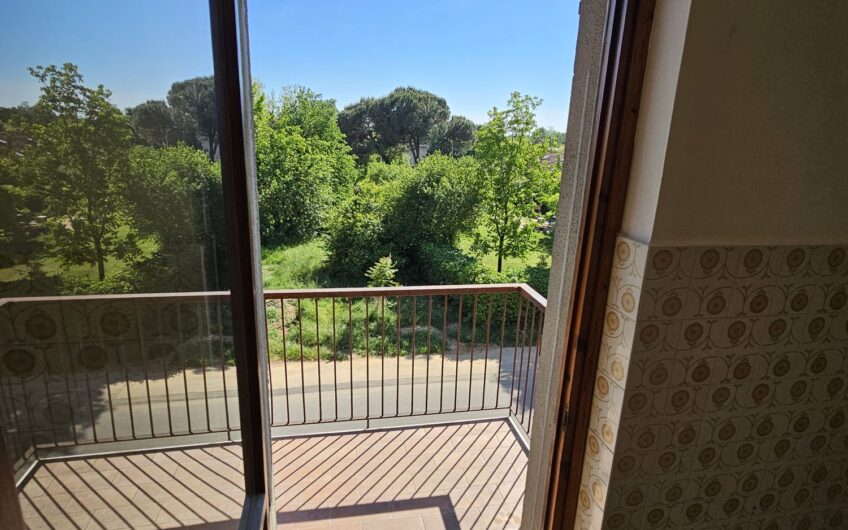 PAVIA VIA DON MINZONI SIGNORILE E LUMINSO TRILOCALE CON SERVIZIO RIFATTO E CANTINA . EURO 138.000
