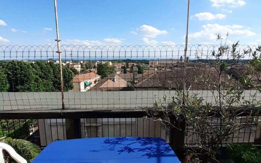 PAVIA VIA SCOPOLI AMPIO APPARTAMENTO DI 161 MQ CON TERRAZZO DI 40 MQ INTROVABILE, EURO 395.000
