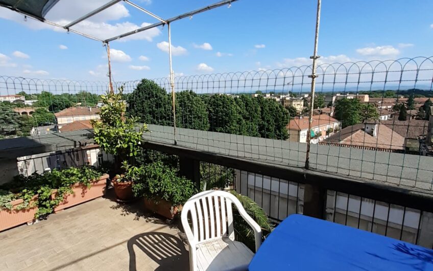 PAVIA VIA SCOPOLI AMPIO APPARTAMENTO DI 161 MQ CON TERRAZZO DI 40 MQ INTROVABILE, EURO 395.000