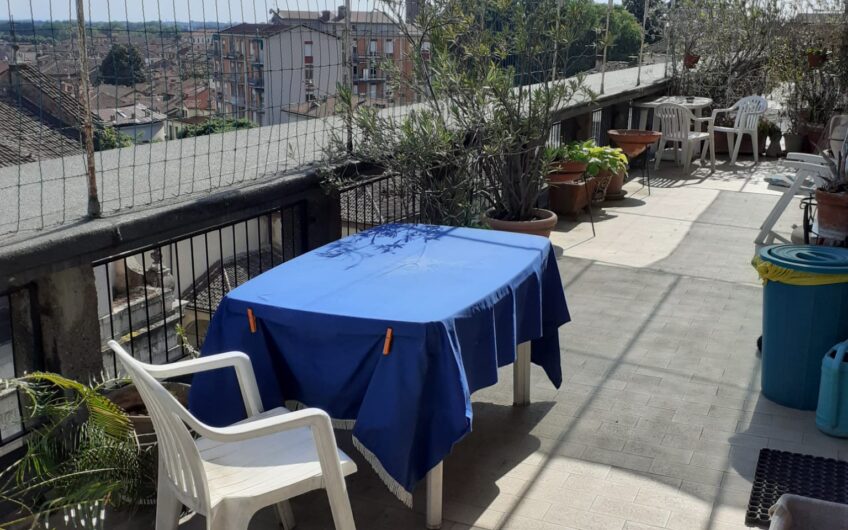 PAVIA VIA SCOPOLI AMPIO APPARTAMENTO DI 161 MQ CON TERRAZZO DI 40 MQ INTROVABILE, EURO 395.000