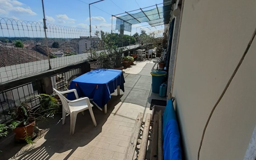 PAVIA VIA SCOPOLI AMPIO APPARTAMENTO DI 161 MQ CON TERRAZZO DI 40 MQ INTROVABILE, EURO 395.000
