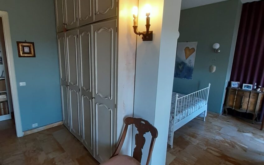 PAVIA VIA SCOPOLI AMPIO APPARTAMENTO DI 161 MQ CON TERRAZZO DI 40 MQ INTROVABILE, EURO 395.000