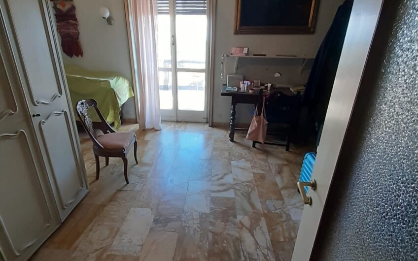 PAVIA VIA SCOPOLI AMPIO APPARTAMENTO DI 161 MQ CON TERRAZZO DI 40 MQ INTROVABILE, EURO 395.000