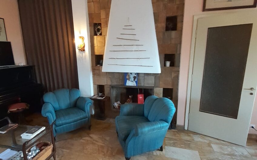 PAVIA VIA SCOPOLI AMPIO APPARTAMENTO DI 161 MQ CON TERRAZZO DI 40 MQ INTROVABILE, EURO 395.000