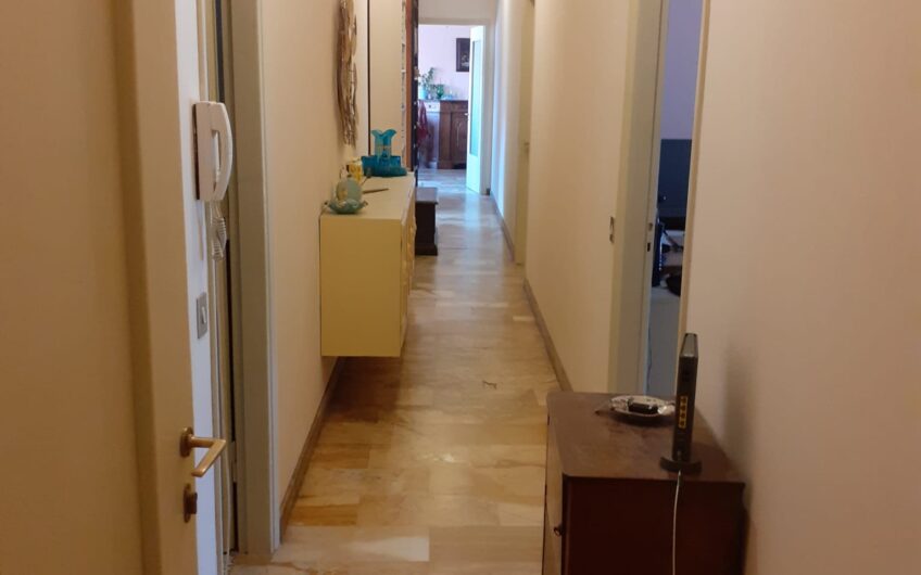 PAVIA VIA SCOPOLI AMPIO APPARTAMENTO DI 161 MQ CON TERRAZZO DI 40 MQ INTROVABILE, EURO 395.000