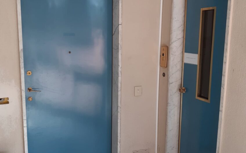 PAVIA VIA SCOPOLI AMPIO APPARTAMENTO DI 161 MQ CON TERRAZZO DI 40 MQ INTROVABILE, EURO 395.000