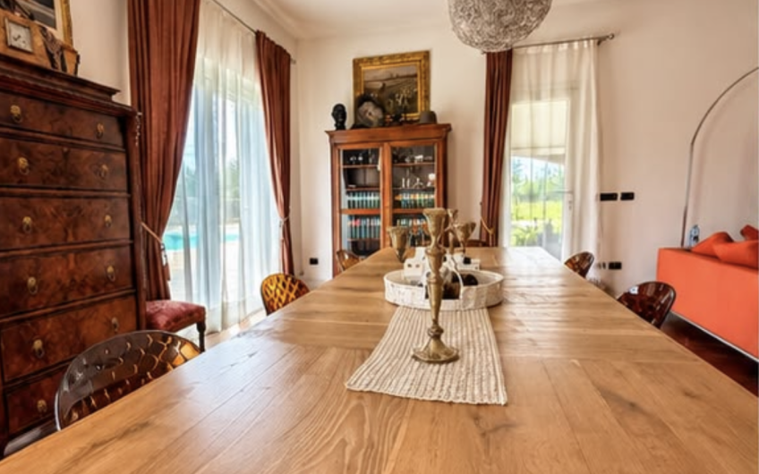 PAVIA VIALE CREMONA AD. VENDESI VILLA BIFAMIGLIARE DI LUSSO DI 600 MQ CON 3.800 MQ GIARDINO, PISCINA, EURO 1.500.000